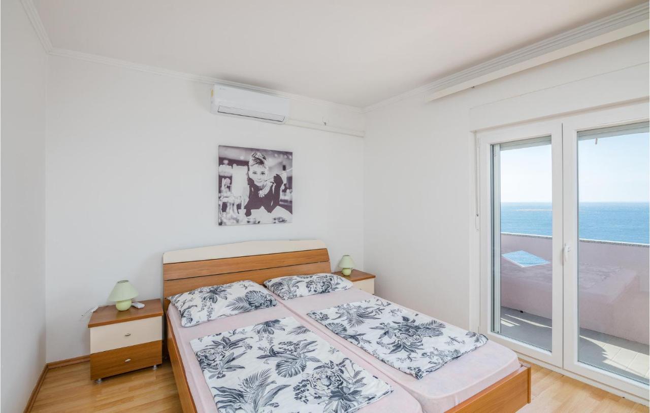 Nice Apartment In Stara Baska 1 With Wifi Екстер'єр фото