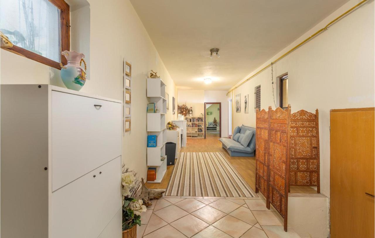 Nice Apartment In Stara Baska 1 With Wifi Екстер'єр фото