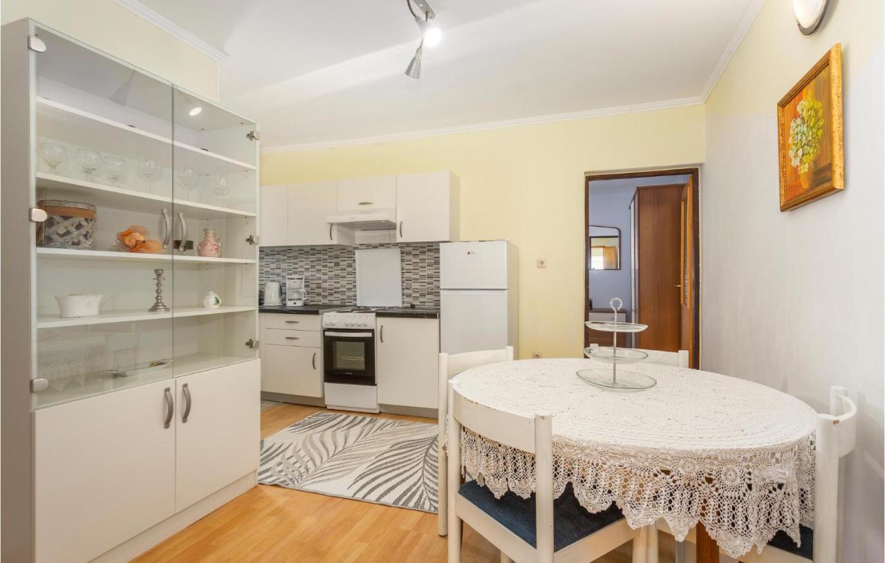 Nice Apartment In Stara Baska 1 With Wifi Екстер'єр фото