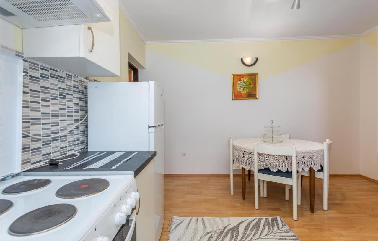 Nice Apartment In Stara Baska 1 With Wifi Екстер'єр фото
